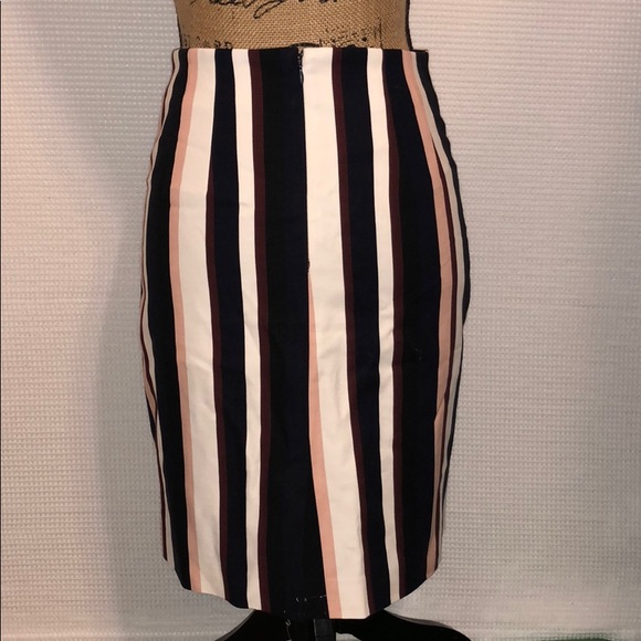 Ann Taylor petite Skirt - Picture 3 of 6